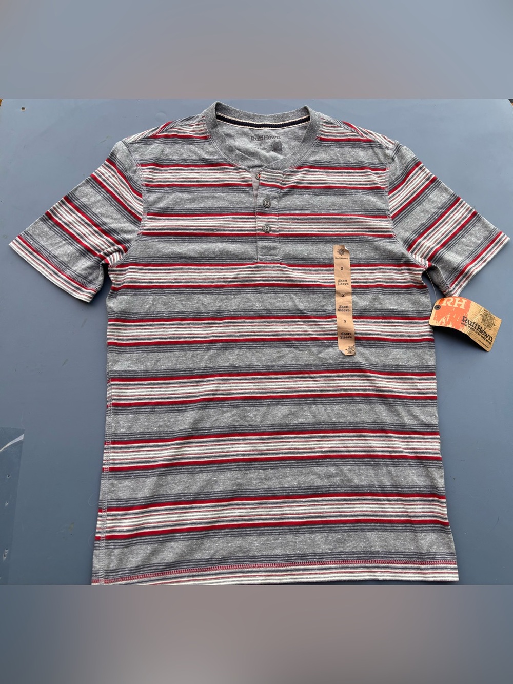 Ruff Hewn T-Shirt Grey & Red Henley Striped Short Sleeve Tee Mens Small NWT